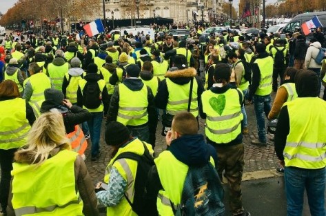 france 2018 riot yellow vest protest